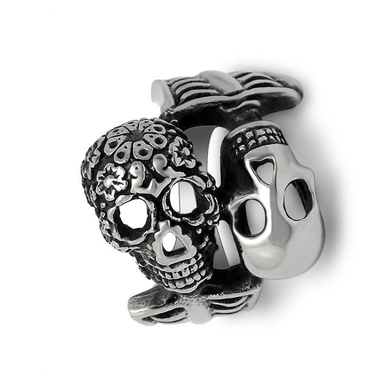 Double skull ring in vintage stainless steel, perfect alternative jewelry for bikers and rockers.