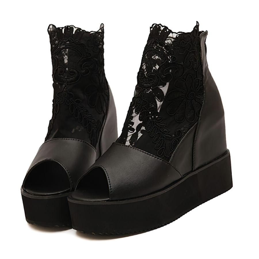 Elegant lace women's platform sandals in gothic style, perfect for aesthetic fashion lovers.