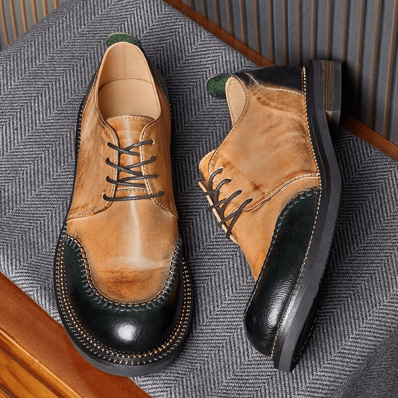 Elegant men's breathable leather shoes in retro style, stylish lace-up design perfect for a fashionable wardrobe.