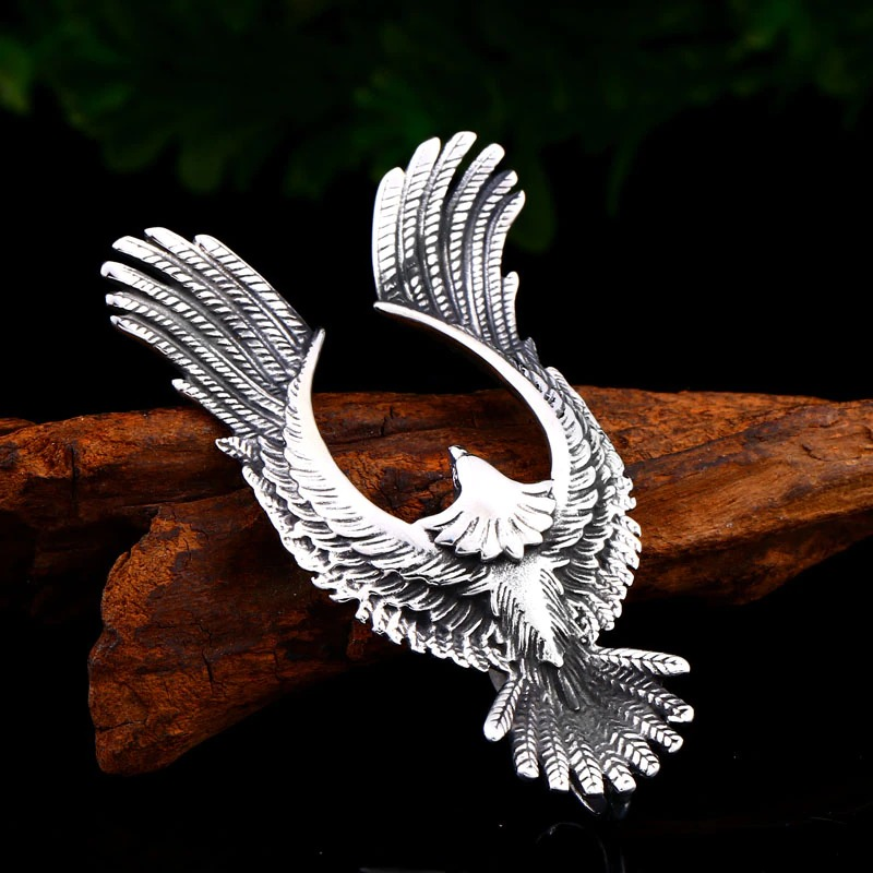 Fashionable retro 316L stainless steel phoenix pendant showcasing intricate details and unisex appeal.