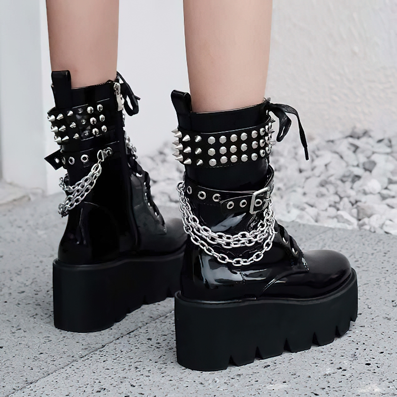 Fashion Boots Of Rivets And Chain For Women / Female Vintage Rock Style Shoes - HARD'N'HEAVY