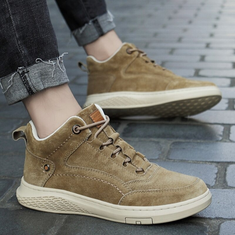 Men's classic suede casual boots in stylish tan, featuring a comfortable rubber sole for all-day wear.