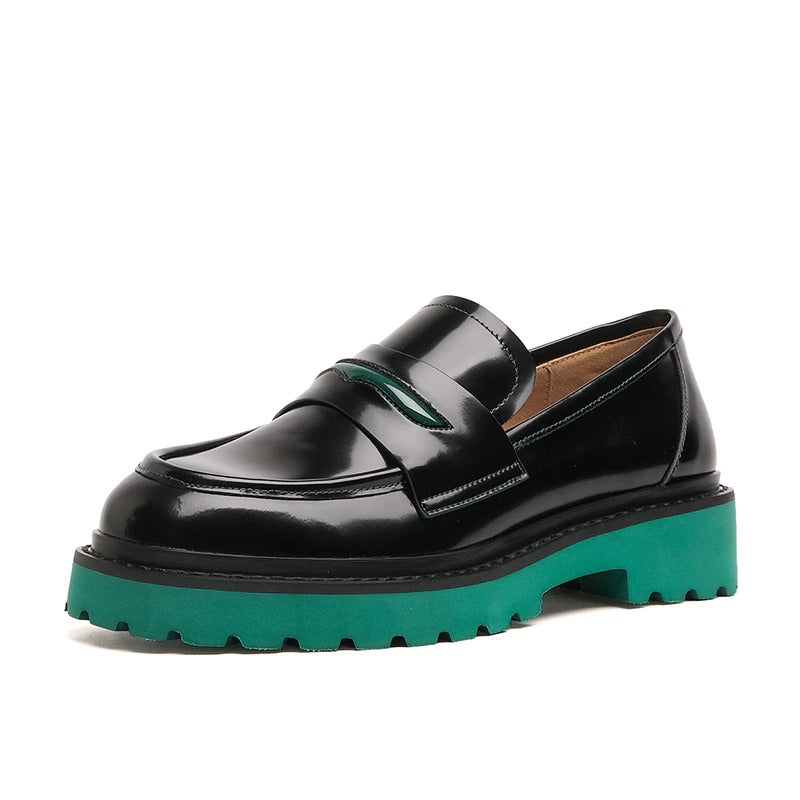 Black genuine leather women's pumps with green platform, combining comfort and style for casual outfits.