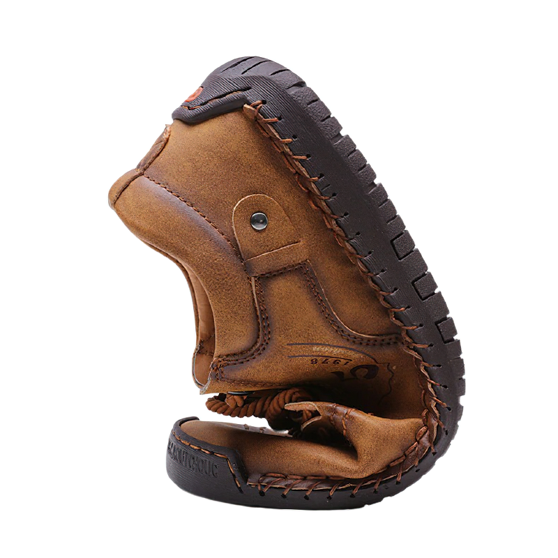 Men's breathable loafers in brown genuine leather, flexibly designed for casual comfort and style.