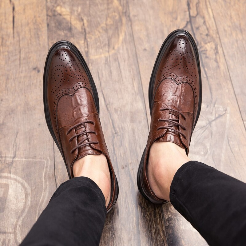 Stylish brown derby shoes for men, featuring lace-up design and classic perforated detailing, perfect for casual wear.