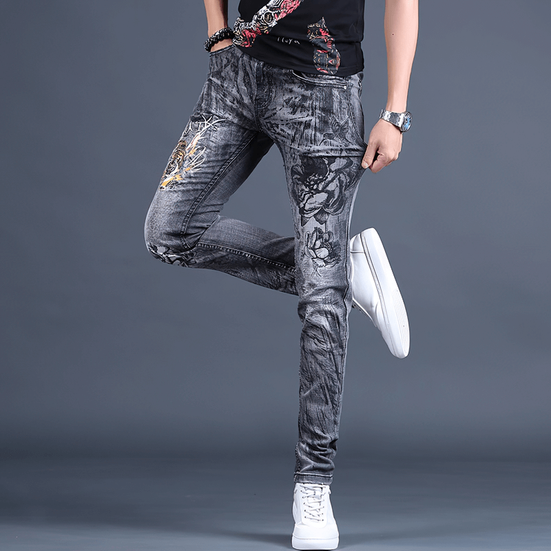 Fashion men's skinny jeans with embroidery and stretch denim, perfect for casual outfits and comfort.