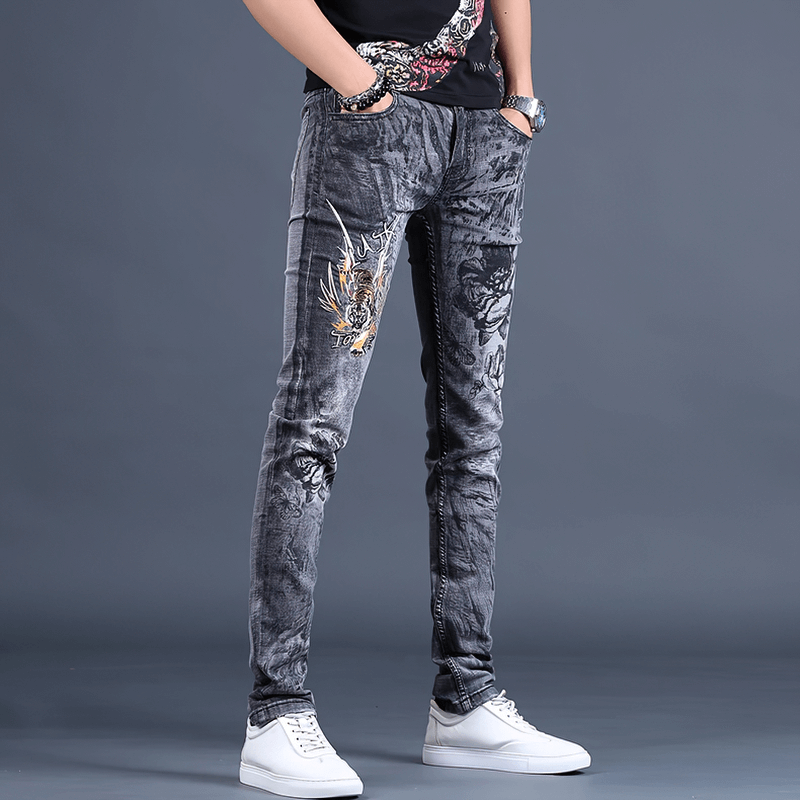 Fashion men's skinny jeans with embroidery and a casual fit, perfect for stylish everyday outfits.