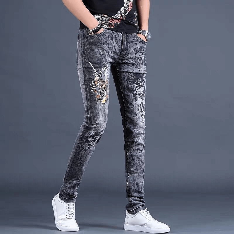 Men's embroidered skinny jeans in a casual style, featuring a stretch fit and stylish design for everyday wear.
