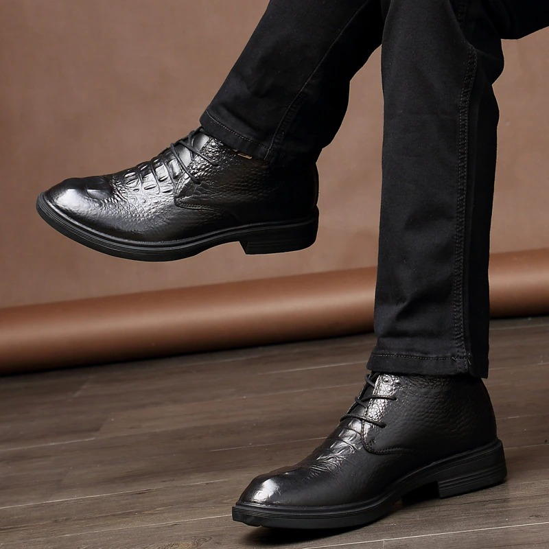 Men's warm genuine leather ankle boots with lace-up design, stylish and comfortable in black, perfect for casual wear.
