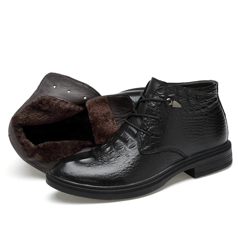 Stylish men's genuine leather ankle boots with fur lining, perfect for warmth and casual wear.