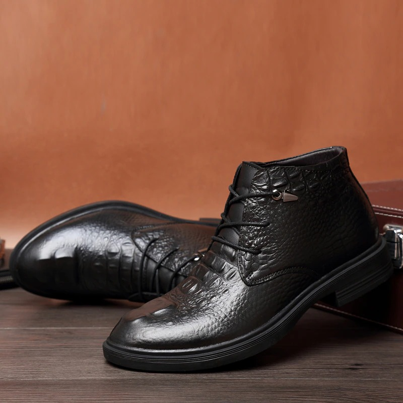 Stylish black genuine leather ankle boots for men with lace-up design, perfect for casual wear and warmth.