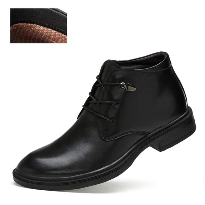 Men's warm genuine leather lace-up ankle boots in sleek black, perfect for casual style and comfort.
