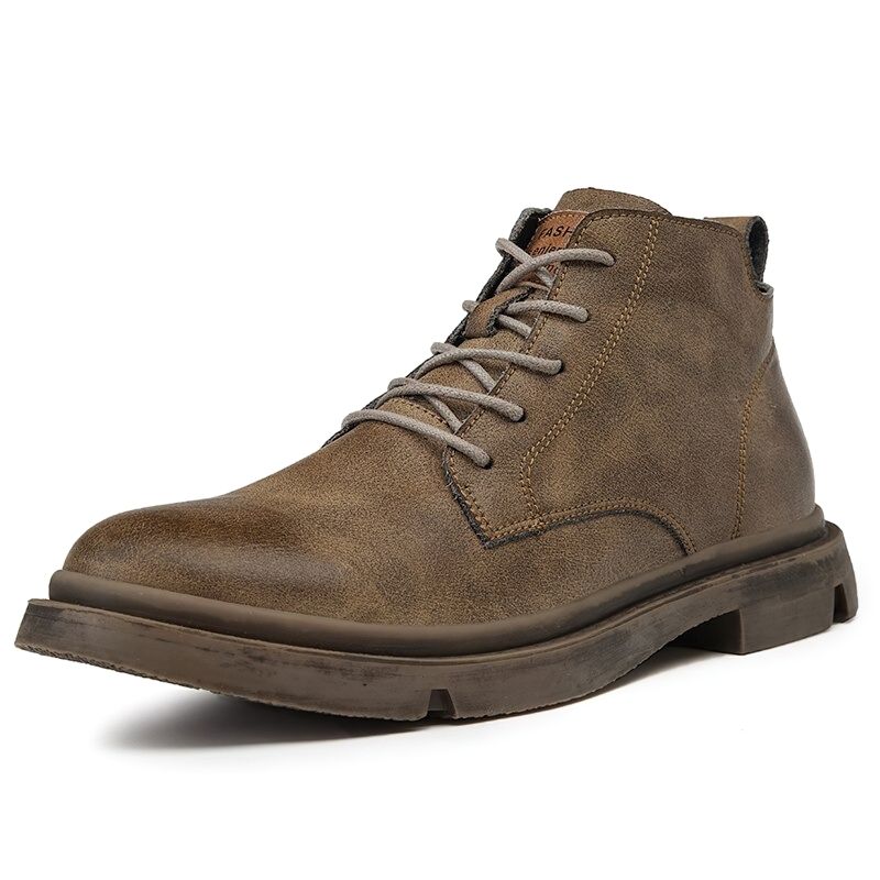 Brown leather ankle boots for men with casual British style and non-slip rubber sole.