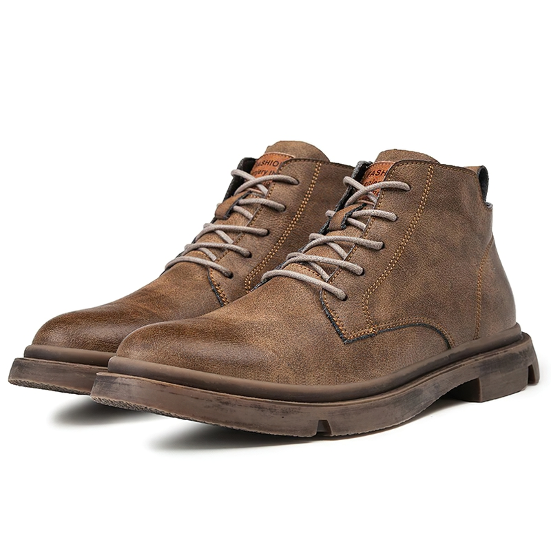 Stylish men's ankle leather boots in brown, casual British design with non-slip rubber sole for autumn and spring.