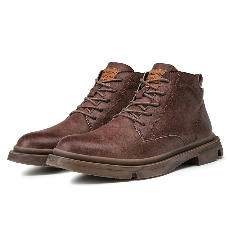 Stylish brown men's ankle leather boots in casual British style with non-slip rubber sole.