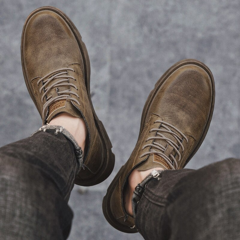 Men's casual brown ankle leather boots with non-slip rubber soles, perfect for autumn and spring fashion.