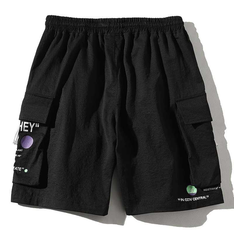 Men's black elastic waist shorts with multi-pocket design, perfect for casual wear and everyday comfort.