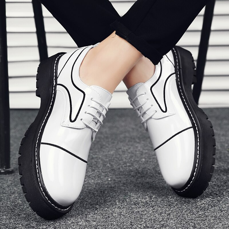 Fashionable white PU leather oxfords shoes for men, featuring a thick sole and stylish design for casual and formal occasions.