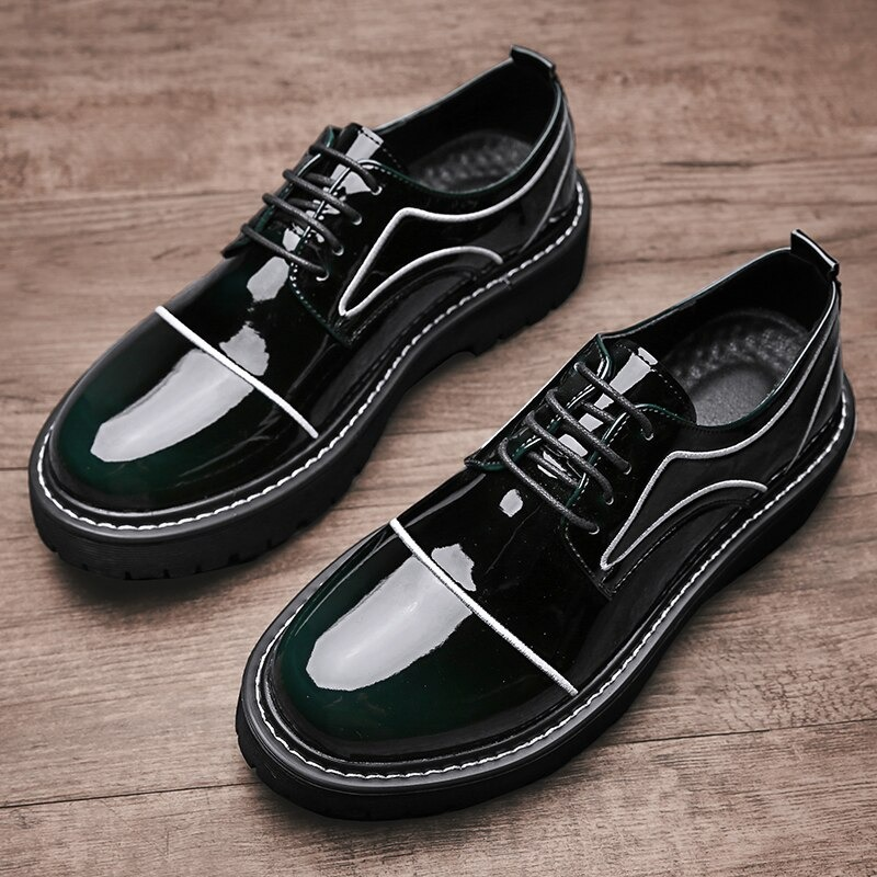 Fashionable black PU leather oxfords for men with thick soles, perfect for casual and formal occasions.