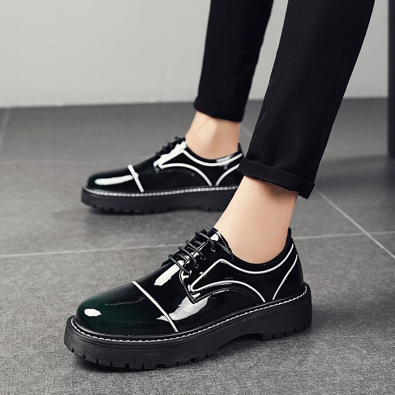 Fashion men's Oxfords in glossy black PU leather, perfect for casual wear and formal meetings with a sturdy thick sole.