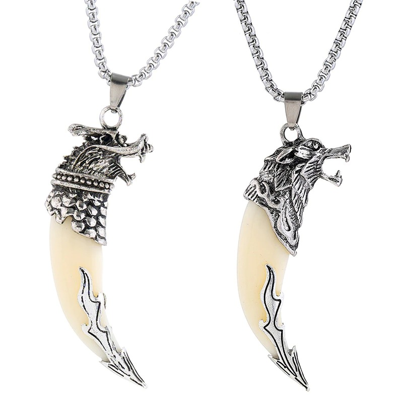 Rock-style wolf tooth pendant necklace for men and women, featuring detailed wolf head design, perfect alternative jewelry.