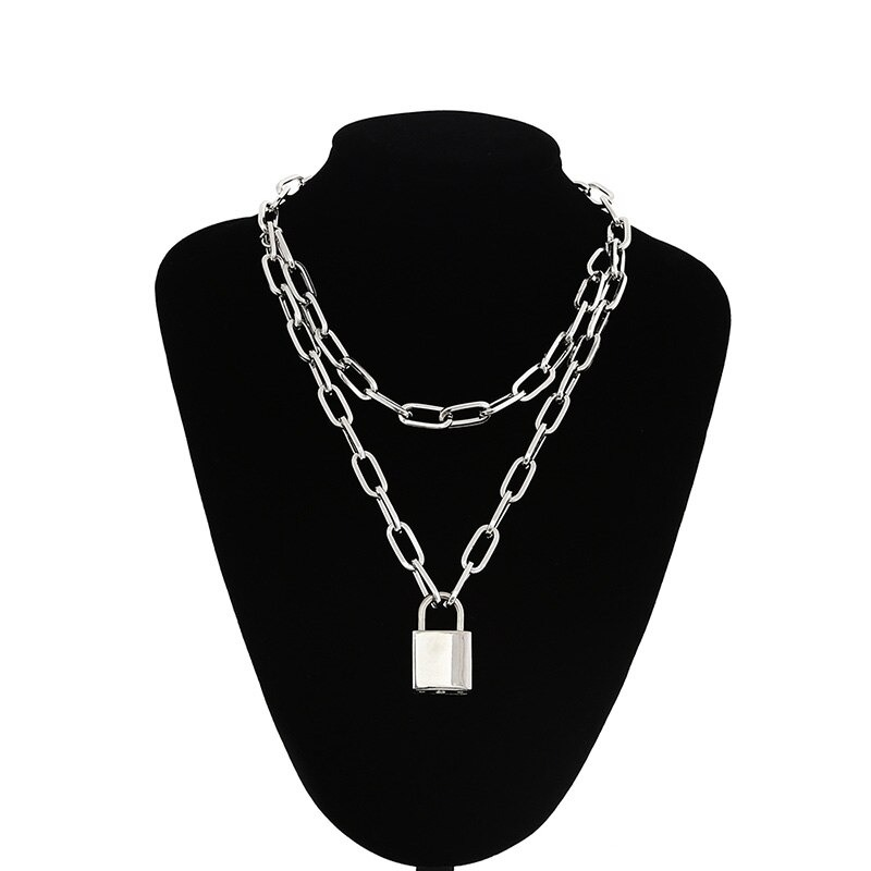 Fashion punk chunky chain necklace with lock pendant, perfect for alternative or classy outfits.