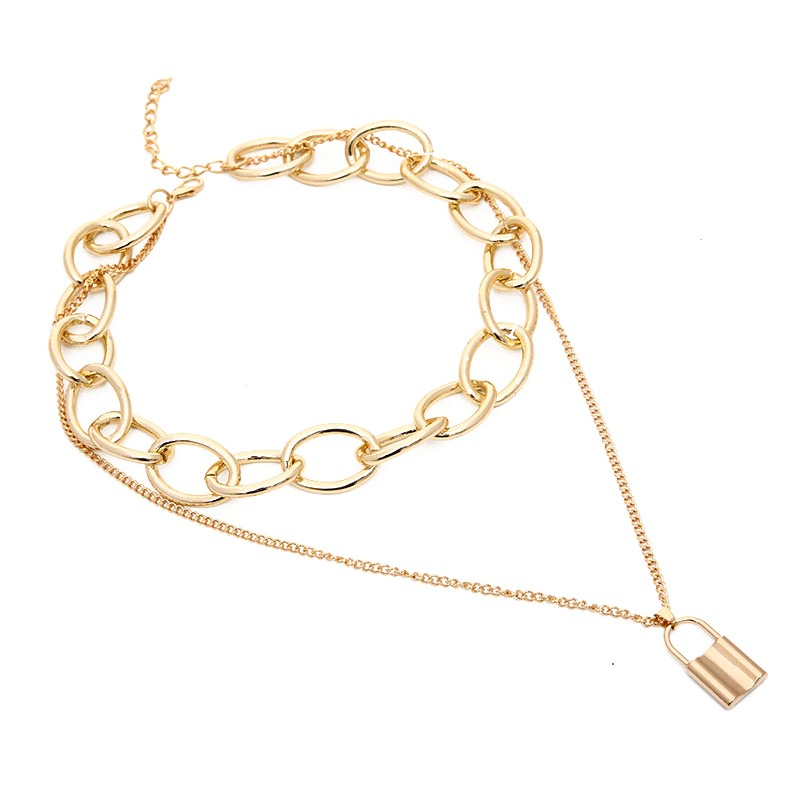 Fashion punk chunky chain necklace with lock pendant, perfect for alternative and classy outfits.
