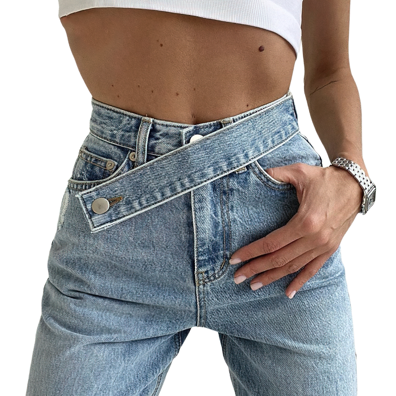 Trendy women's long loose jeans with belt pockets and a high waist, perfect for stylish casual outfits.