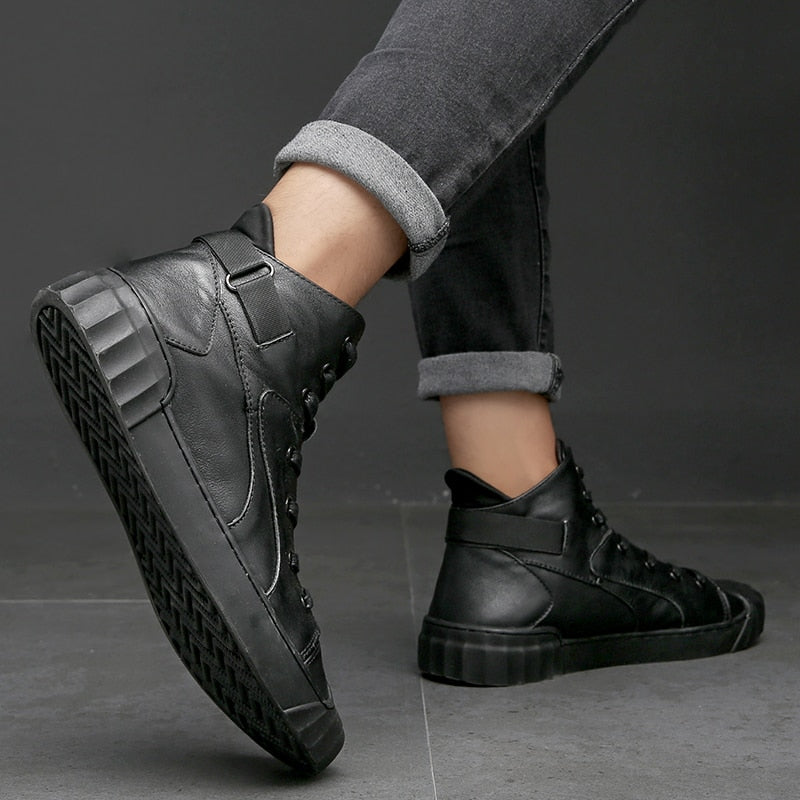 Men's genuine leather high-top sneakers with lace-up closure, stylish and breathable, perfect for casual wear.