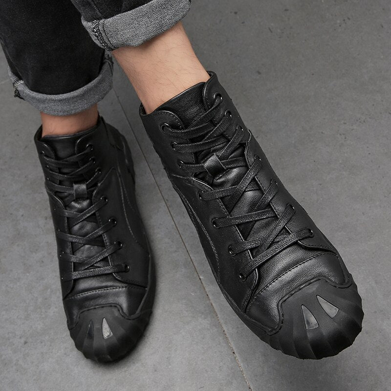 Genuine leather black sneakers for men with lace-up design, perfect for casual wear and everyday activities.
