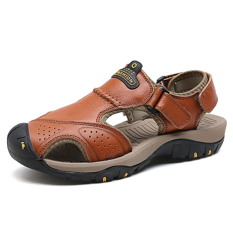 Genuine leather brown men's sandals with adjustable strap, perfect for summer outdoor activities and casual fashion.