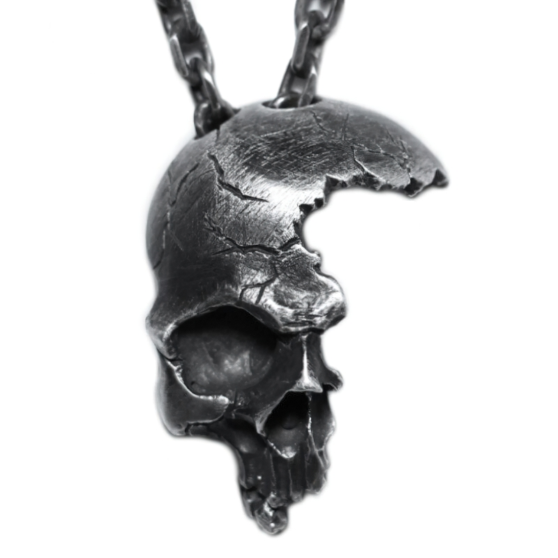 Goth Pendant Broken Damaged Half Face Skull / Unisex Casual Necklace / Rock Style Jewelry - HARD'N'HEAVY