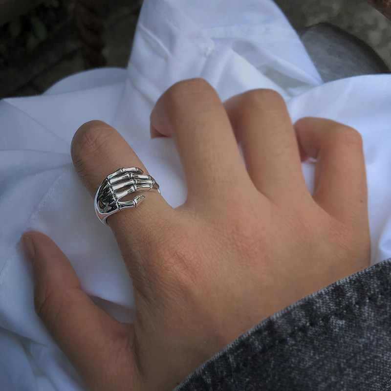 Goth Ring Of Skeleton Hand Hug Finger / Unisex Halloween Accessories / Rock Style Jewelry - HARD'N'HEAVY