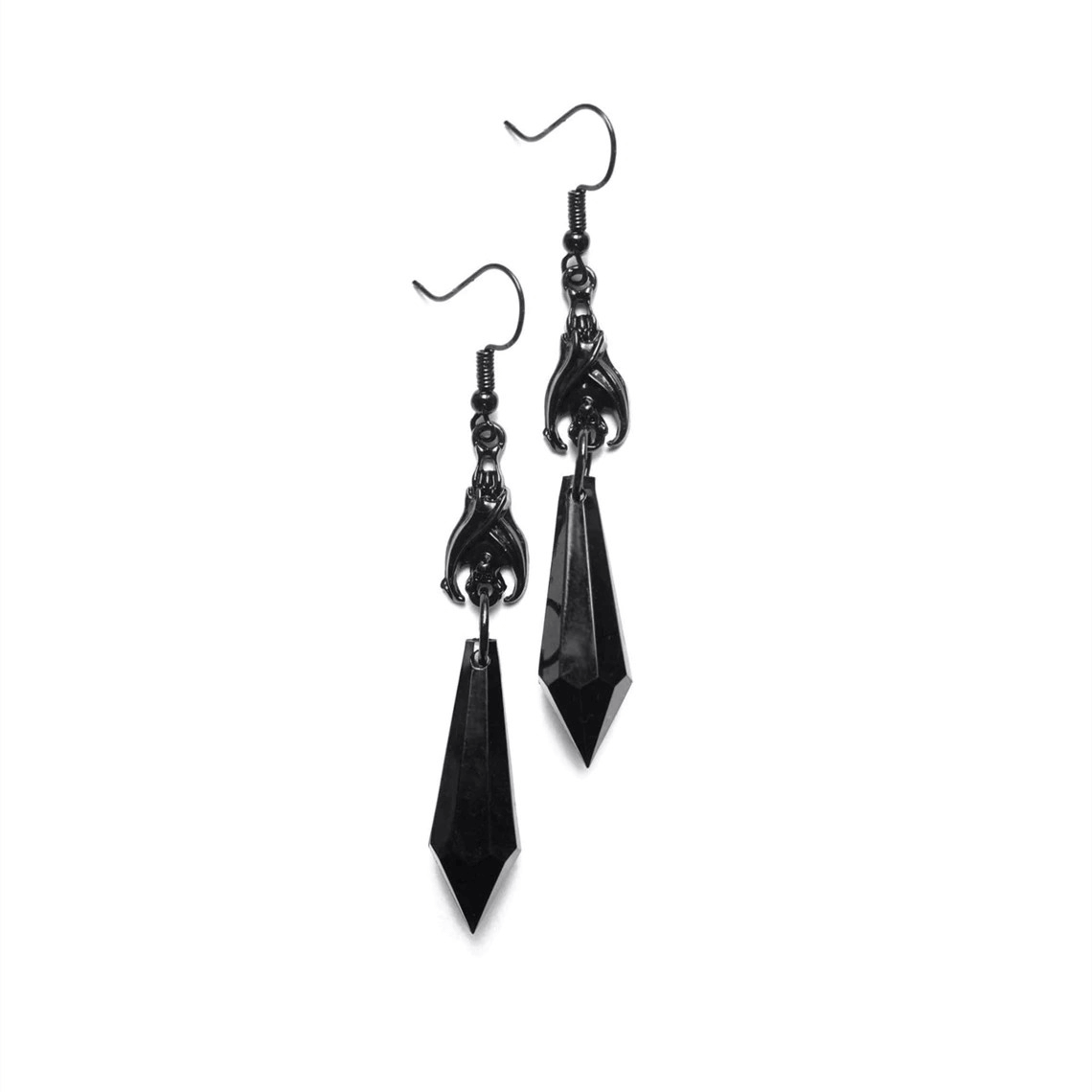 Gothic bat earrings with teardrop beads. Trendy alternative female jewelry for a stylish look.