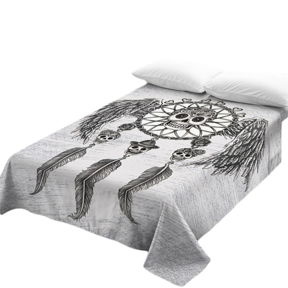 Gothic bedspread featuring skull and feather design, perfect for stylish vintage bedding decor.