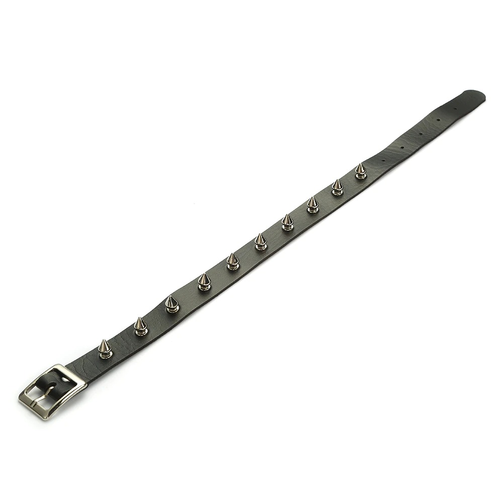 Gothic black leather choker with spikes and buckle, perfect for alternative and vintage fashion.