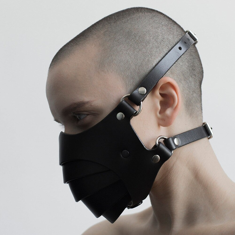 Gothic black mask for unisex cosplay, adjustable polyester and leather design, stylish and edgy for events.