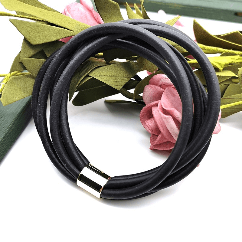 Stylish gothic black rubber bangles for women, perfect vintage accessory to complete gothic outfits.