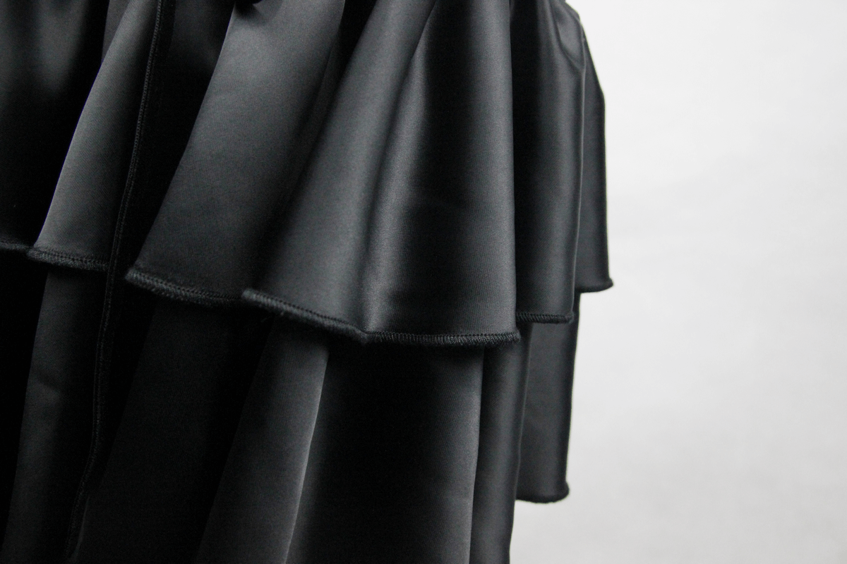 Gothic Fishtail Skirt With Ruffle Hem / Elegant Half Length Skirt with Lacing Back - HARD'N'HEAVY