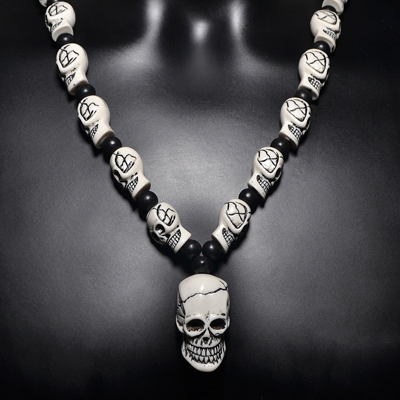 Gothic imitation bone necklace featuring skull pendant, perfect for men and women at cosplay events or rock concerts.