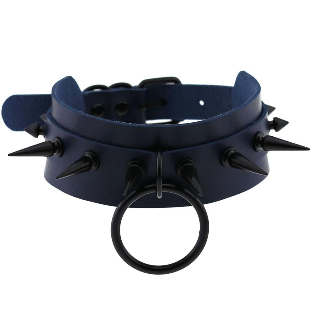 Gothic spiked choker necklace with ring in dark blue leather, perfect for unisex rave outfits and rock styles.