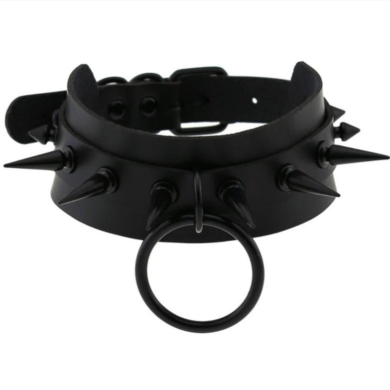 Gothic spiked choker for men and women, featuring leather, spikes, and a ring for a unique rock style.
