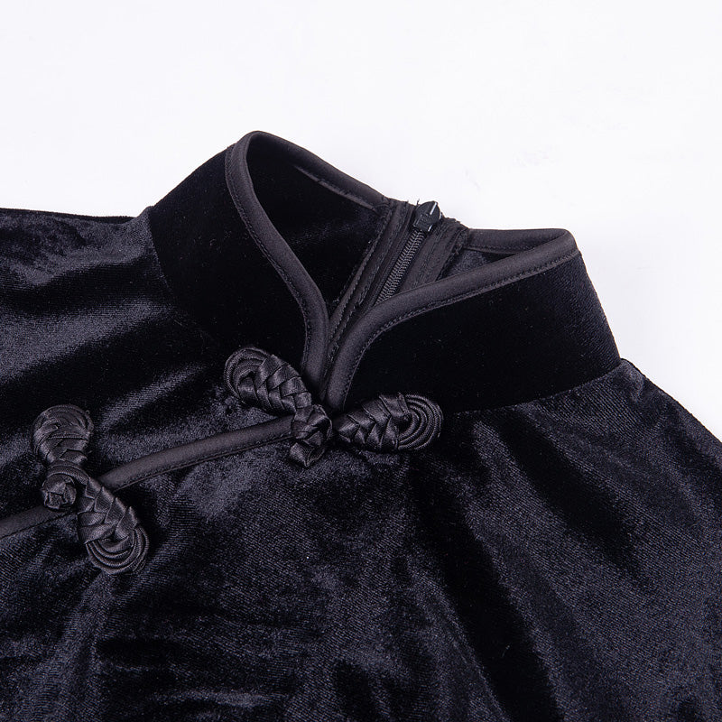 Close-up of the gothic velvet women's dress collar featuring unique mandarin design and intricate detailing.