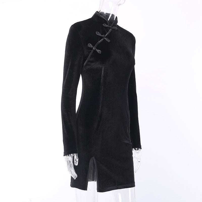 Gothic style black velvet cheongsam dress for women with mandarin collar and stylish design.