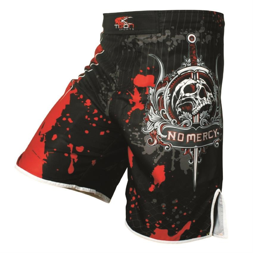 Men's black and red boxing shorts featuring skull design, perfect for training and casual wear.