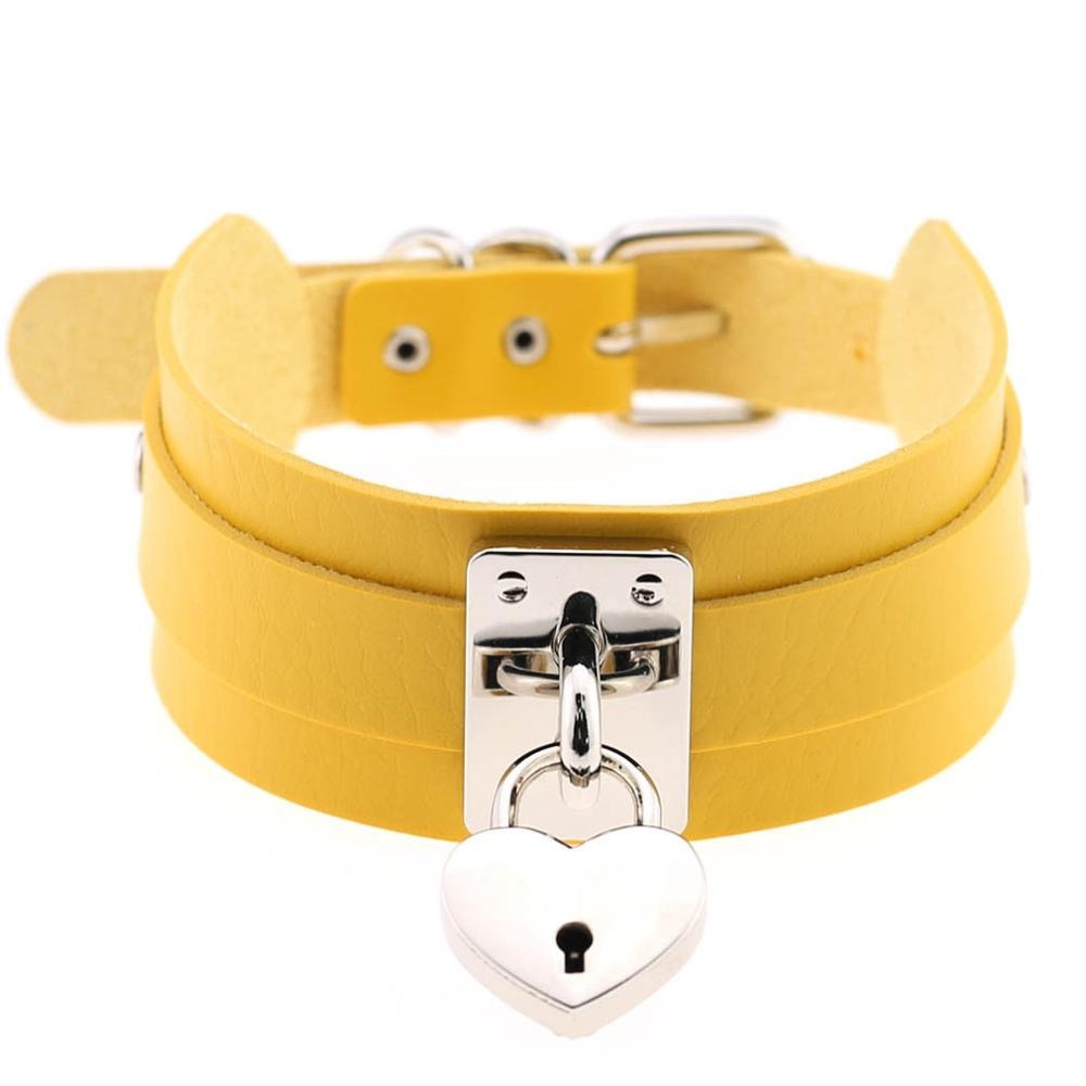 Yellow heart lock choker necklace in leather, perfect for a unique gothic rock style outfit.