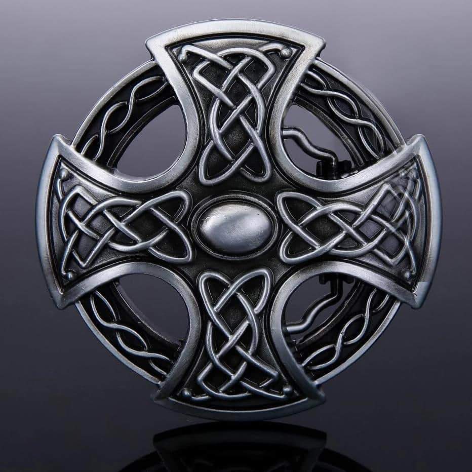 Celtic Cross Belt Buckle in detailed metal design, perfect for alternative fashion and pairing with any outfit.