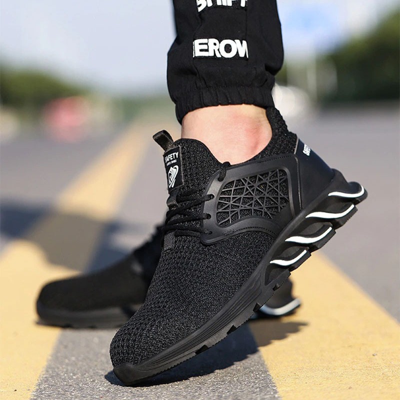 Men's breathable black work safety sneakers with steel toe, perfect for casual and industrial use.