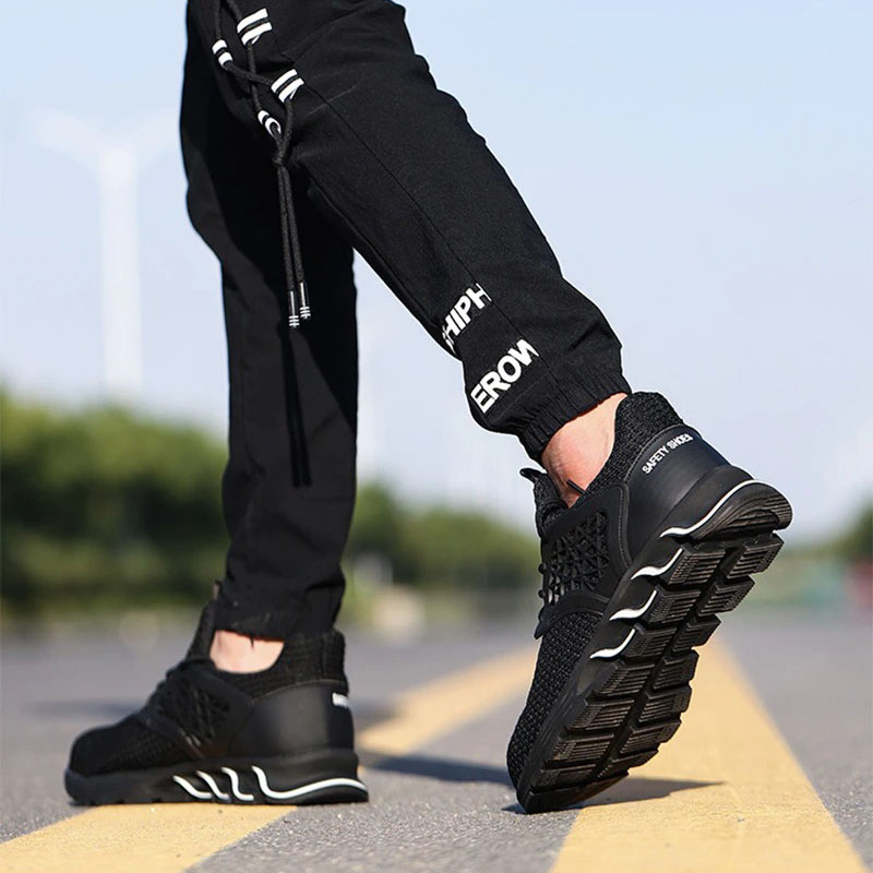 Men's breathable work safety sneakers in black, featuring a stylish design and comfortable mesh materials.