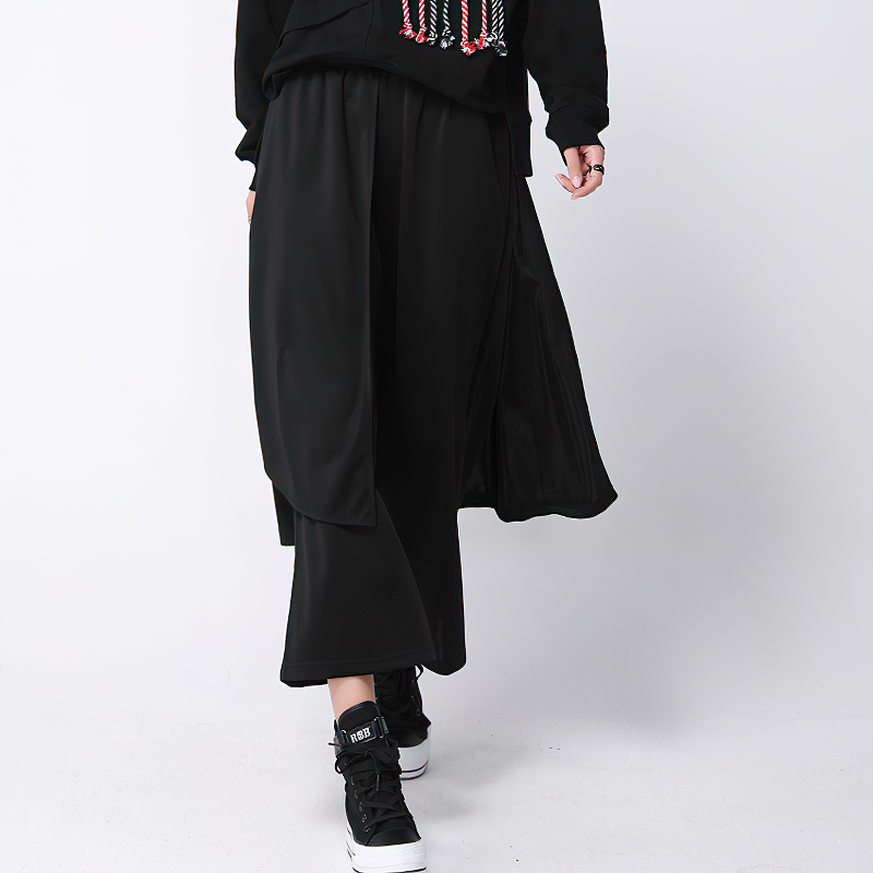 High waist black cotton women's pants with elastic waist and pockets, perfect for stylish comfort.